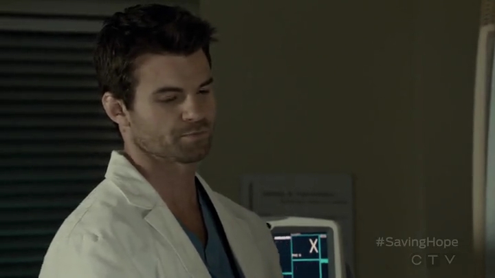 VampireDiariesWorld-dot-org_SavingHope2x03-2198.jpg