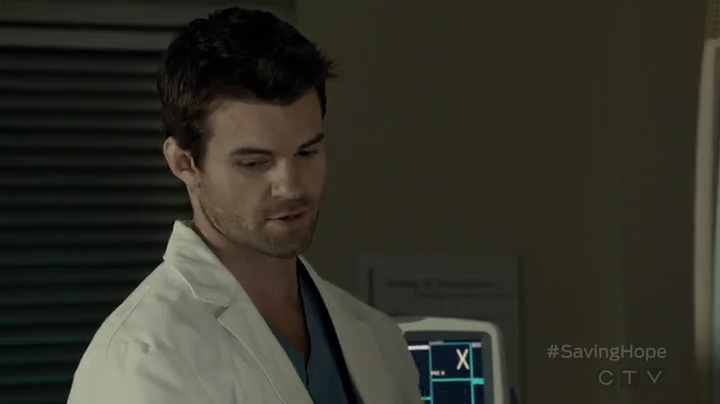 VampireDiariesWorld-dot-org_SavingHope2x03-2206.jpg