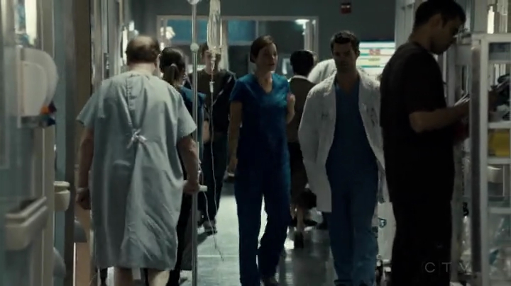 VampireDiariesWorld-dot-org_SavingHope2x03-2281.jpg