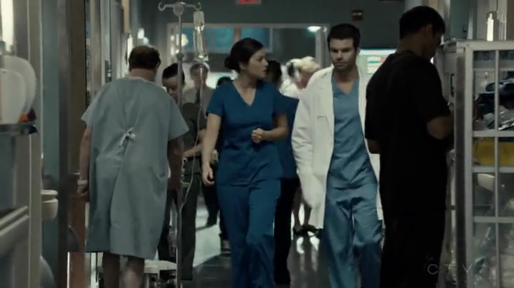 VampireDiariesWorld-dot-org_SavingHope2x03-2283.jpg