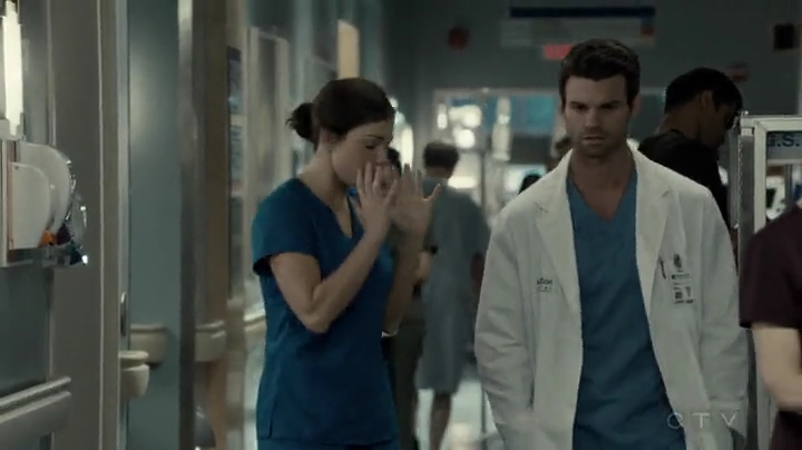 VampireDiariesWorld-dot-org_SavingHope2x03-2290.jpg