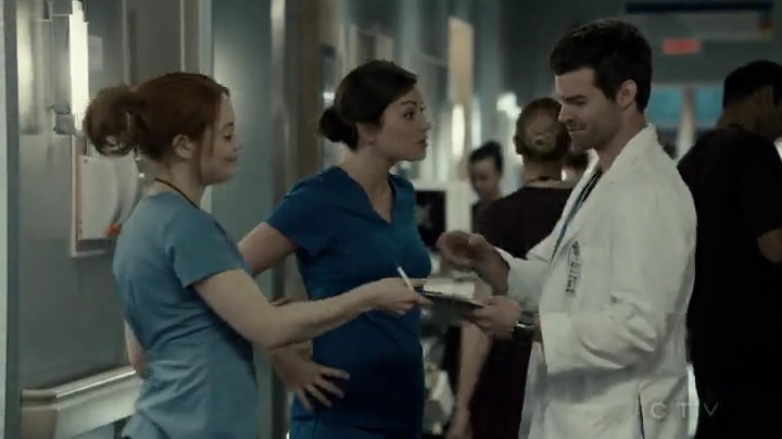 VampireDiariesWorld-dot-org_SavingHope2x03-2295.jpg