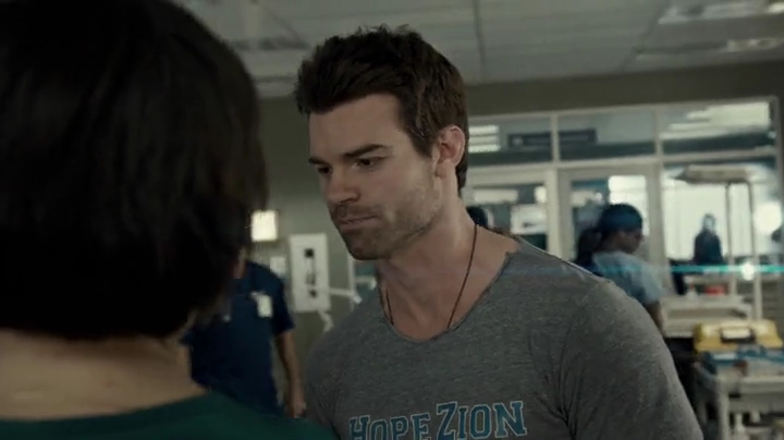 VampireDiariesWorld-dot-org_SavingHope2x04-0195.jpg