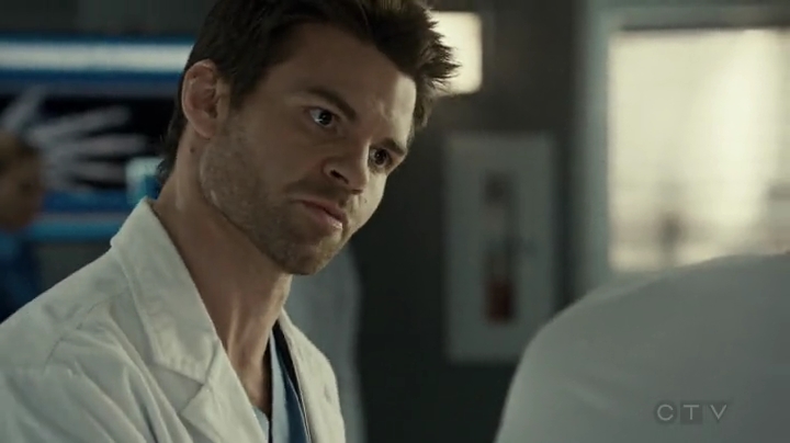 VampireDiariesWorld-dot-org_SavingHope2x04-0370.jpg