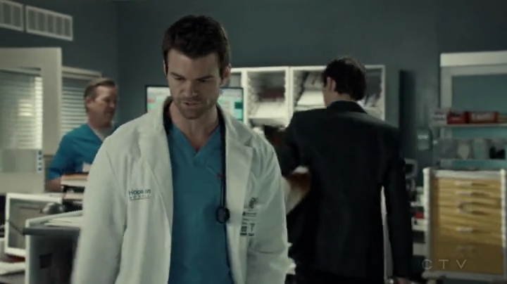 VampireDiariesWorld-dot-org_SavingHope2x04-0537.jpg