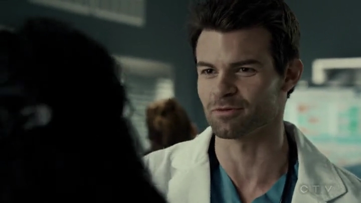 VampireDiariesWorld-dot-org_SavingHope2x04-0543.jpg