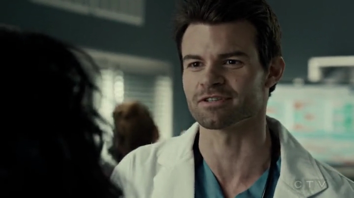 VampireDiariesWorld-dot-org_SavingHope2x04-0544.jpg