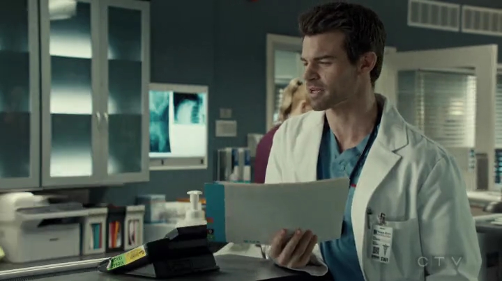 VampireDiariesWorld-dot-org_SavingHope2x04-0553.jpg