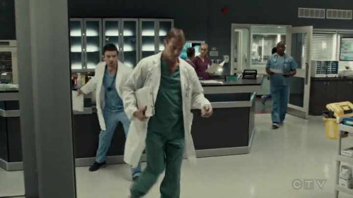 VampireDiariesWorld-dot-org_SavingHope2x04-0555.jpg