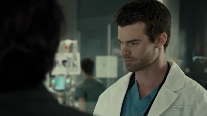 VampireDiariesWorld-dot-org_SavingHope2x04-0571.jpg