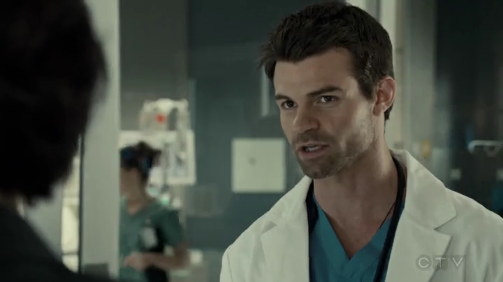 VampireDiariesWorld-dot-org_SavingHope2x04-0579.jpg