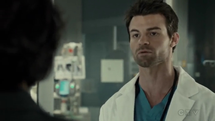 VampireDiariesWorld-dot-org_SavingHope2x04-0582.jpg