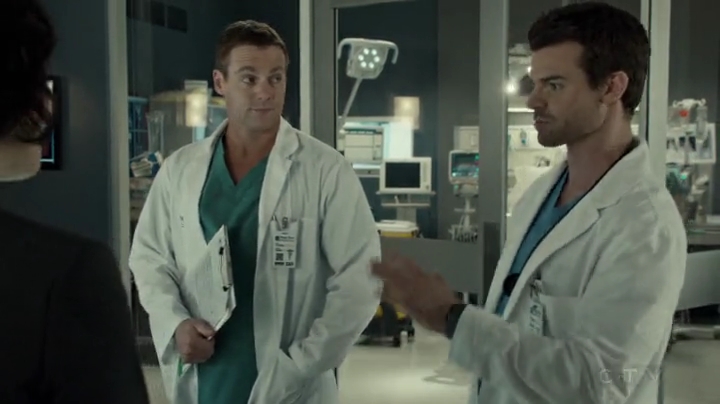 VampireDiariesWorld-dot-org_SavingHope2x04-0593.jpg