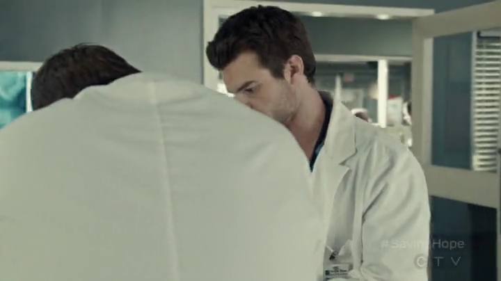 VampireDiariesWorld-dot-org_SavingHope2x04-0731.jpg