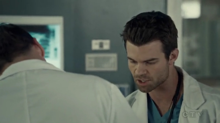 VampireDiariesWorld-dot-org_SavingHope2x04-0797.jpg