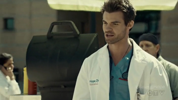 VampireDiariesWorld-dot-org_SavingHope2x04-1170.jpg