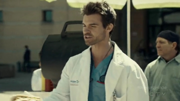 VampireDiariesWorld-dot-org_SavingHope2x04-1171.jpg