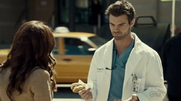 VampireDiariesWorld-dot-org_SavingHope2x04-1174.jpg