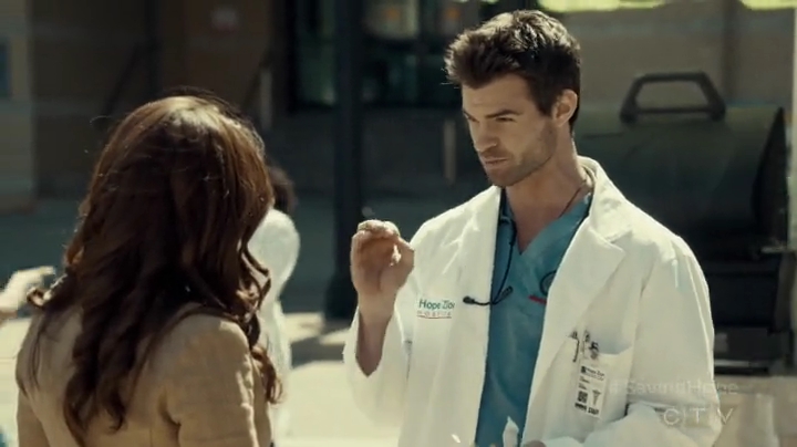 VampireDiariesWorld-dot-org_SavingHope2x04-1182.jpg