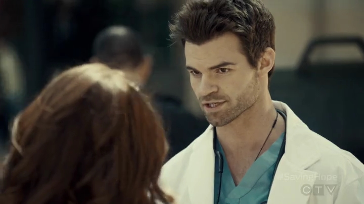 VampireDiariesWorld-dot-org_SavingHope2x04-1186.jpg