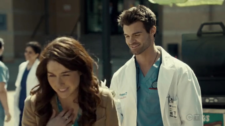 VampireDiariesWorld-dot-org_SavingHope2x04-1220.jpg