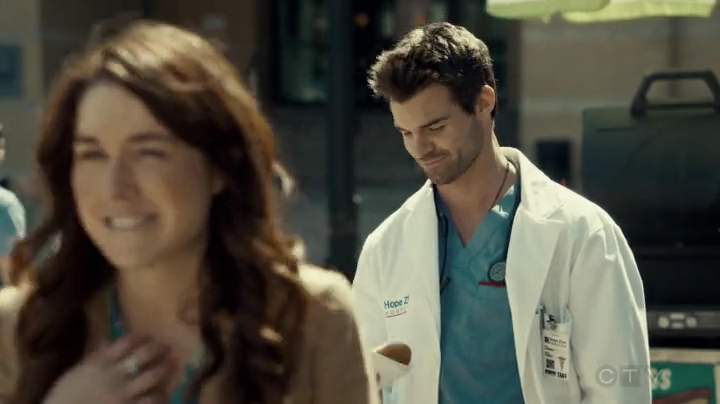 VampireDiariesWorld-dot-org_SavingHope2x04-1221.jpg