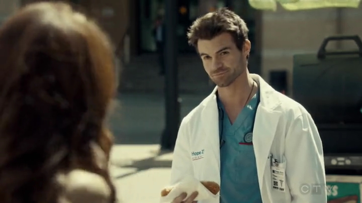 VampireDiariesWorld-dot-org_SavingHope2x04-1222.jpg