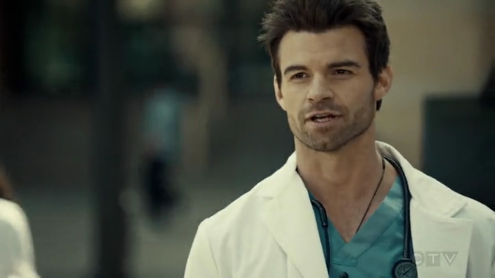 VampireDiariesWorld-dot-org_SavingHope2x04-1228.jpg