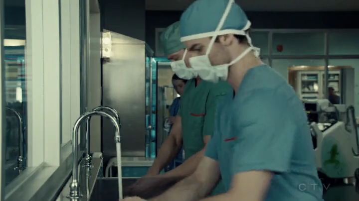 VampireDiariesWorld-dot-org_SavingHope2x04-1322.jpg