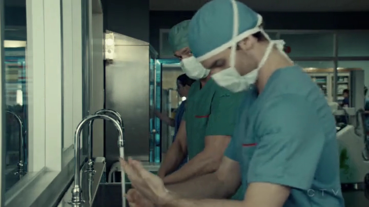 VampireDiariesWorld-dot-org_SavingHope2x04-1323.jpg