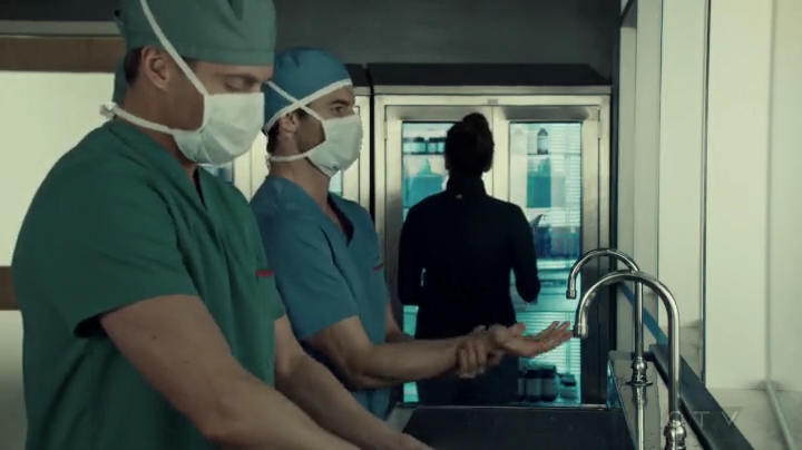 VampireDiariesWorld-dot-org_SavingHope2x04-1329.jpg