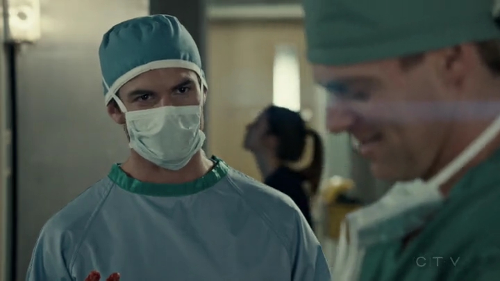 VampireDiariesWorld-dot-org_SavingHope2x04-1933.jpg