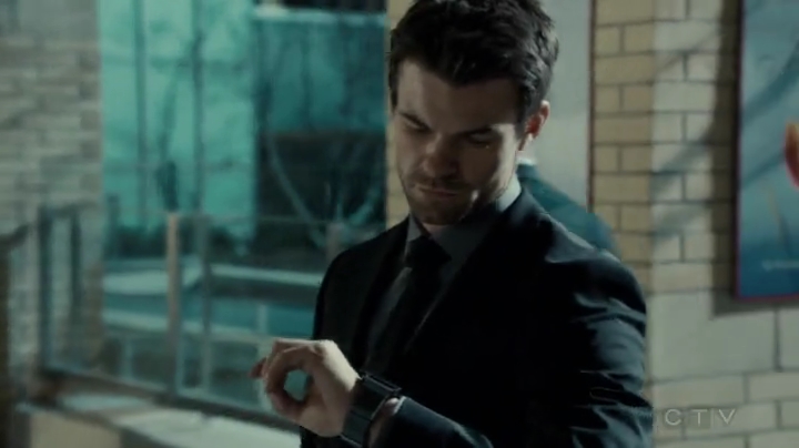 VampireDiariesWorld-dot-org_SavingHope2x04-2278.jpg