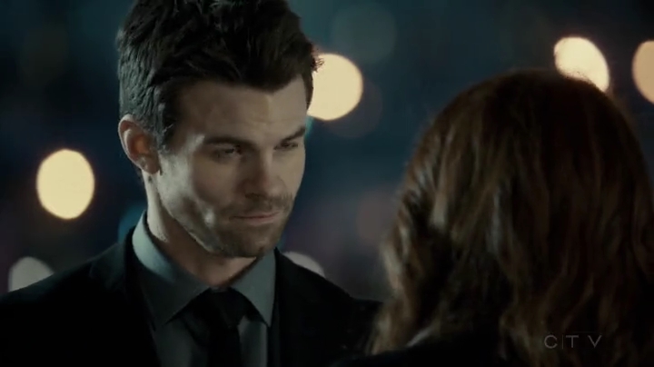 VampireDiariesWorld-dot-org_SavingHope2x04-2339.jpg