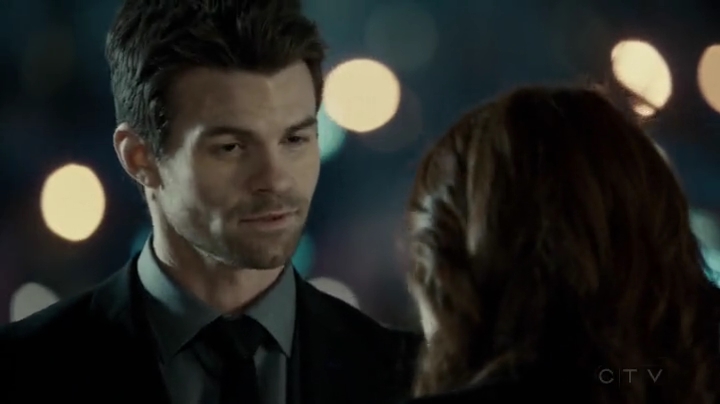 VampireDiariesWorld-dot-org_SavingHope2x04-2340.jpg