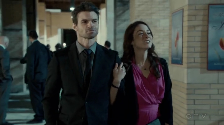 VampireDiariesWorld-dot-org_SavingHope2x04-2357.jpg