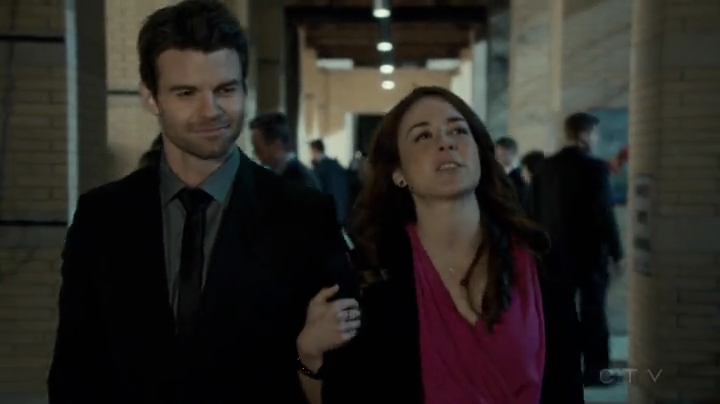 VampireDiariesWorld-dot-org_SavingHope2x04-2367.jpg