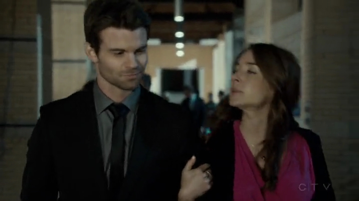 VampireDiariesWorld-dot-org_SavingHope2x04-2369.jpg