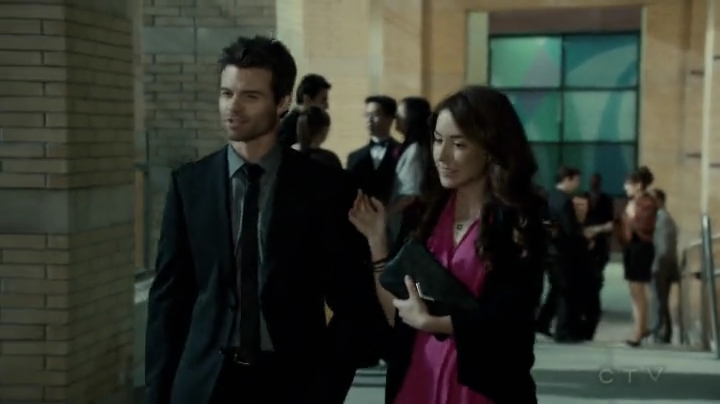 VampireDiariesWorld-dot-org_SavingHope2x04-2464.jpg