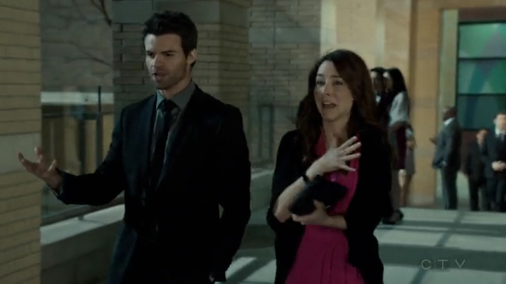 VampireDiariesWorld-dot-org_SavingHope2x04-2469.jpg