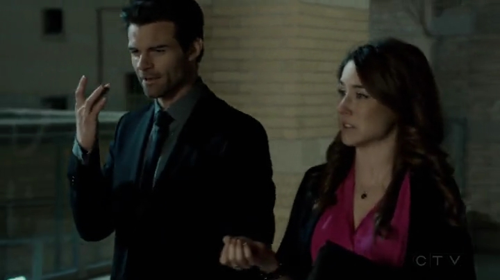 VampireDiariesWorld-dot-org_SavingHope2x04-2473.jpg