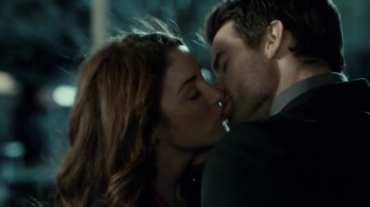 VampireDiariesWorld-dot-org_SavingHope2x04-2508.jpg