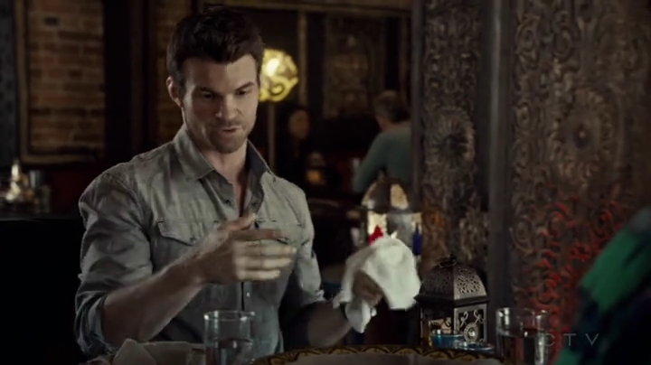 VampireDiariesWorld-dot-org_SavingHope2x05-0548.jpg