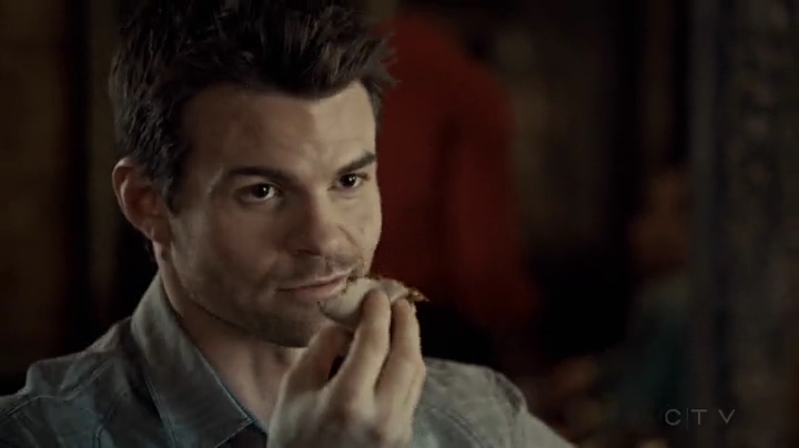 VampireDiariesWorld-dot-org_SavingHope2x05-0596.jpg