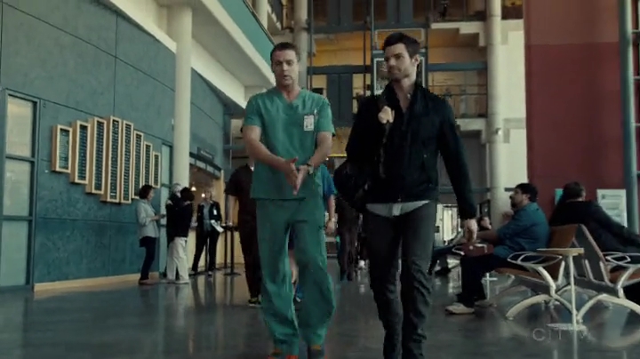 VampireDiariesWorld-dot-org_SavingHope2x05-0951.jpg