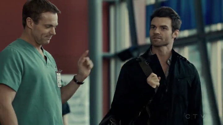 VampireDiariesWorld-dot-org_SavingHope2x05-0959.jpg