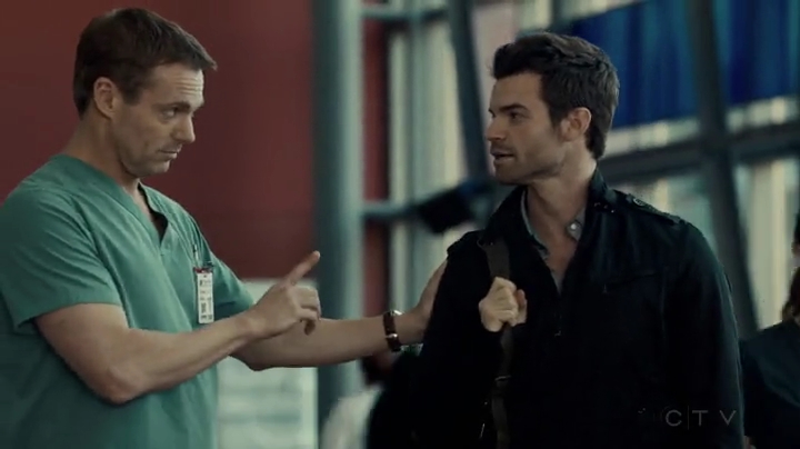 VampireDiariesWorld-dot-org_SavingHope2x05-0962.jpg