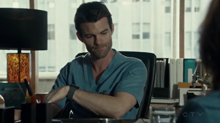 VampireDiariesWorld-dot-org_SavingHope2x05-1976.jpg