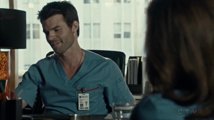 VampireDiariesWorld-dot-org_SavingHope2x05-1990.jpg