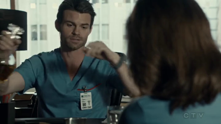 VampireDiariesWorld-dot-org_SavingHope2x05-1994.jpg